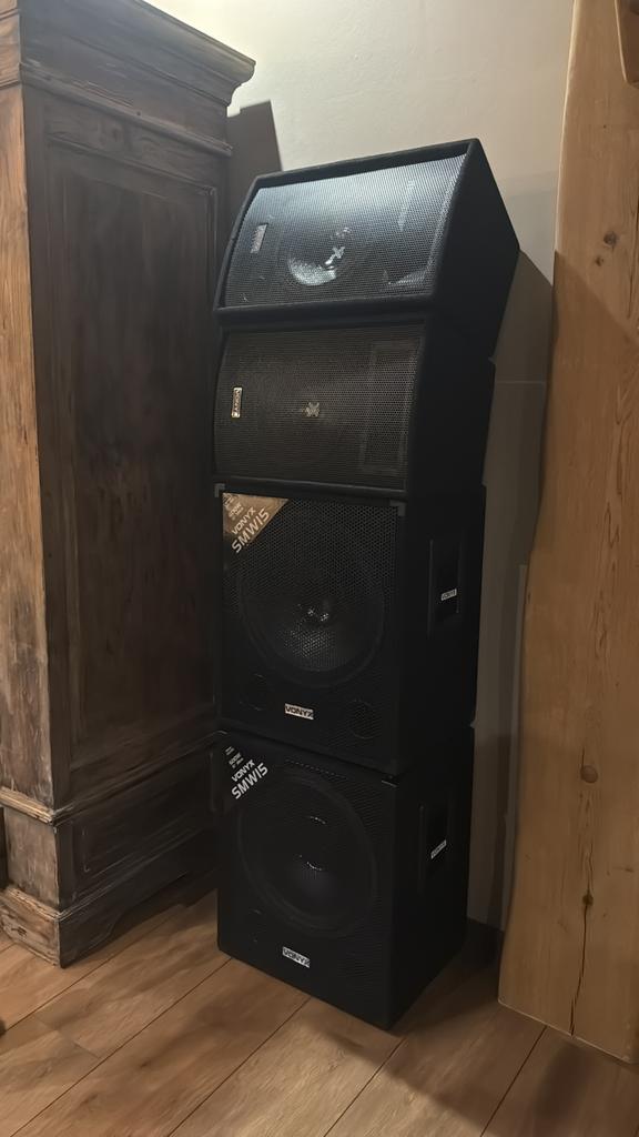 Vonyx 1700W Subwoofer Set "Super Bass 1700" met Versterkers, Ophalen of Verzenden, Zo goed als nieuw