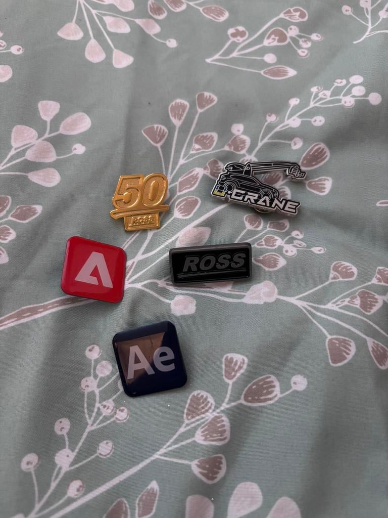 Pins van film en editing software, Ophalen of Verzenden, Zo goed als nieuw, Overige onderwerpen