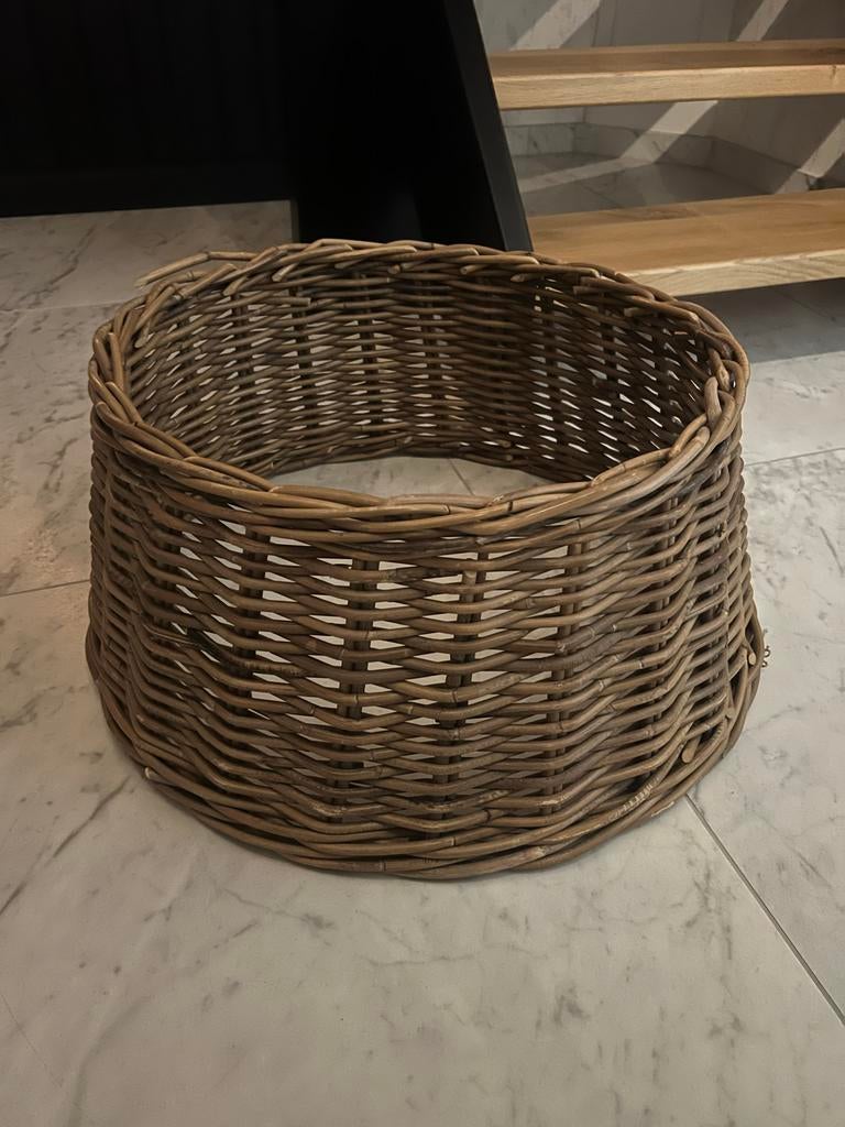 Mooie rieten mand voor kerstboom, Mand, Rond, Ophalen of Verzenden, Zo goed als nieuw