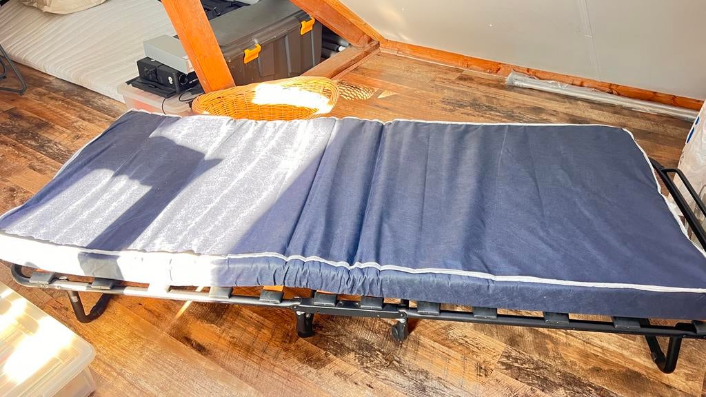 Opklapbed - ruimtebesparend en comfortabel!, Huis en Inrichting, Slaapkamer | Bedden, Ophalen, Verstelbaar, 90 cm, Eenpersoons
