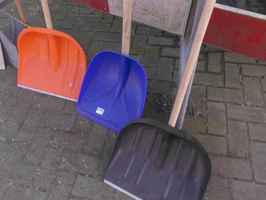 sneeuwschep  + zak 25 kg zout €12,- grote voorraad, Ophalen, Nieuw