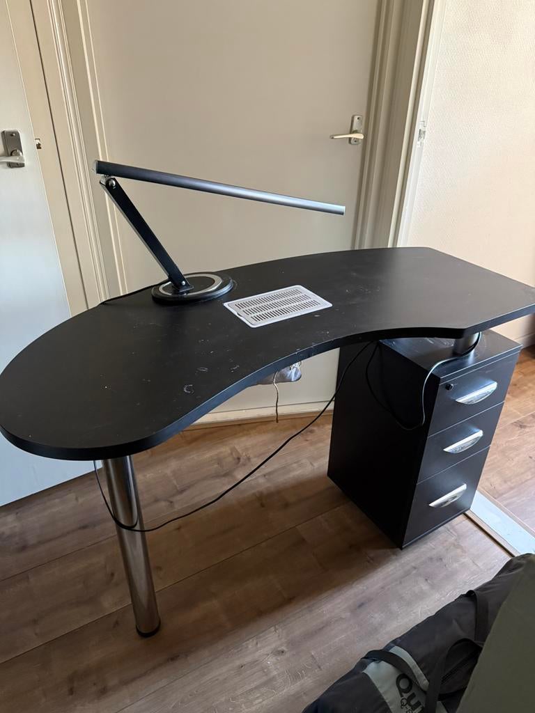 Nageltafel met afzuiging, Sieraden, Tassen en Uiterlijk, Uiterlijk | Cosmetica en Make-up, Ophalen, Zo goed als nieuw, Zwart, Handen en Nagels