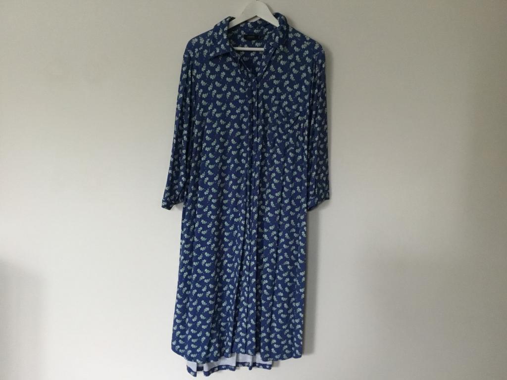 Zwierige blauwe gebloemde jurk Yesta, Ophalen of Verzenden, Zo goed als nieuw, Blauw, Jurk