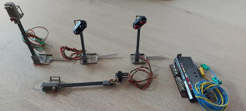 2 Märklin daglichthoofdseinen+2 daglichtvoorseinen+seinmodul, Ophalen of Verzenden