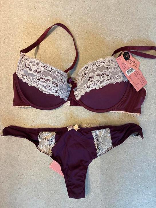 Hunkemöller Wine Lace Set 80B /L Nieuw, Kleding | Dames, Ondergoed en Lingerie, Setje, Rood, Ophalen of Verzenden