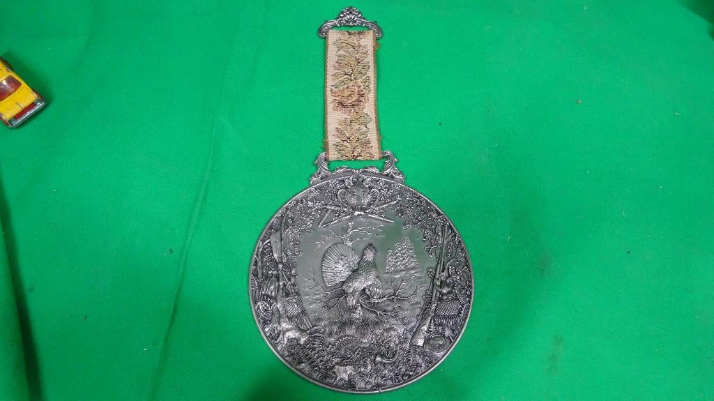 Wandmedaillon - jachttaferelen - Tin., Ophalen of Verzenden