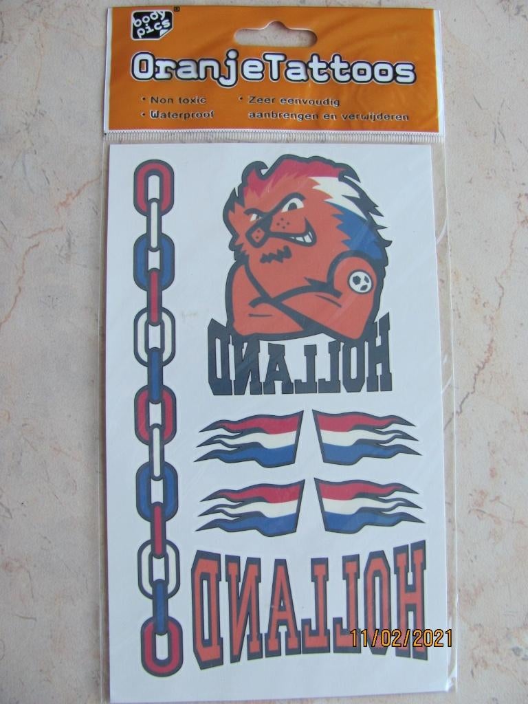 NIEUW in verpakking 7 x Oranje Voetbal TATTOOS plakplaatjes, Ophalen of Verzenden, Nieuw, Overige typen, Oranje of Koningsdag