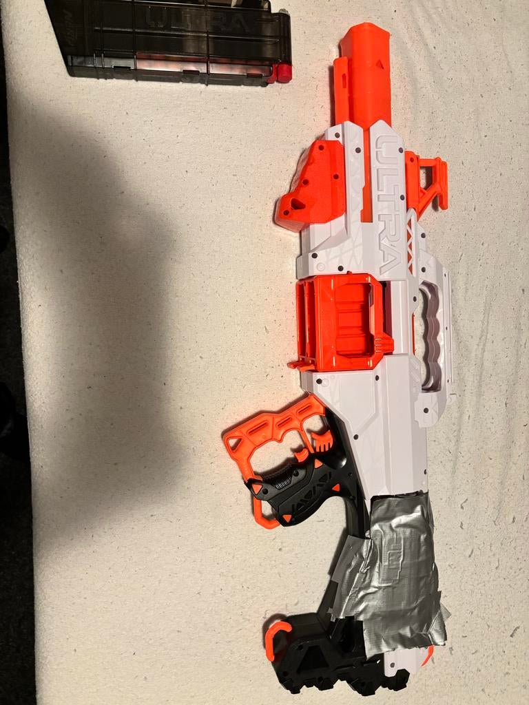 Nerf Ultra blaster met batterijen en 2 magazijnen, Ophalen of Verzenden, Gebruikt, Jongen of Meisje