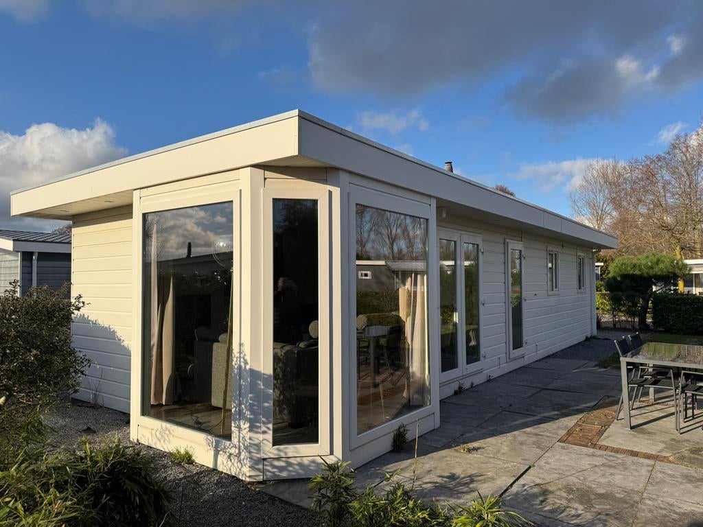 Mooie chalet EuroParcs BiesBosch in Dordrecht, Noord-Brabant, Recreatiepark, Chalet, Bungalow of Caravan, Aan meer of rivier