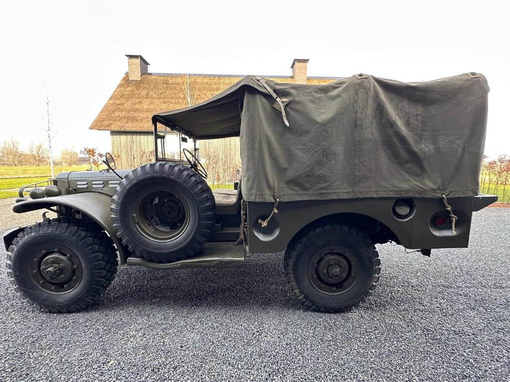 Dodge WC51 - 1945, Handgeschakeld, Particulier, Dodge, Groen