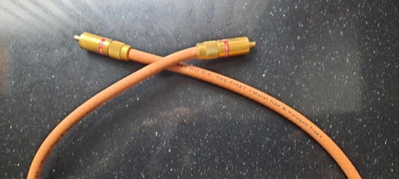 Van den Hul, the first RCA interlink kabel., Audio, Tv en Foto, Audiokabels en Televisiekabels, Ophalen, Gebruikt, Minder dan 2 meter