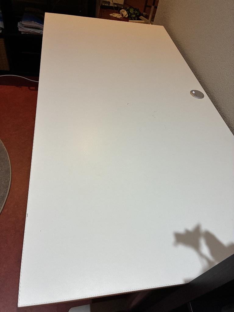 Ikea bekant bureau - 16080 cm, Huis en Inrichting, Bureaus, Gebruikt, In hoogte verstelbaar, Ophalen of Verzenden