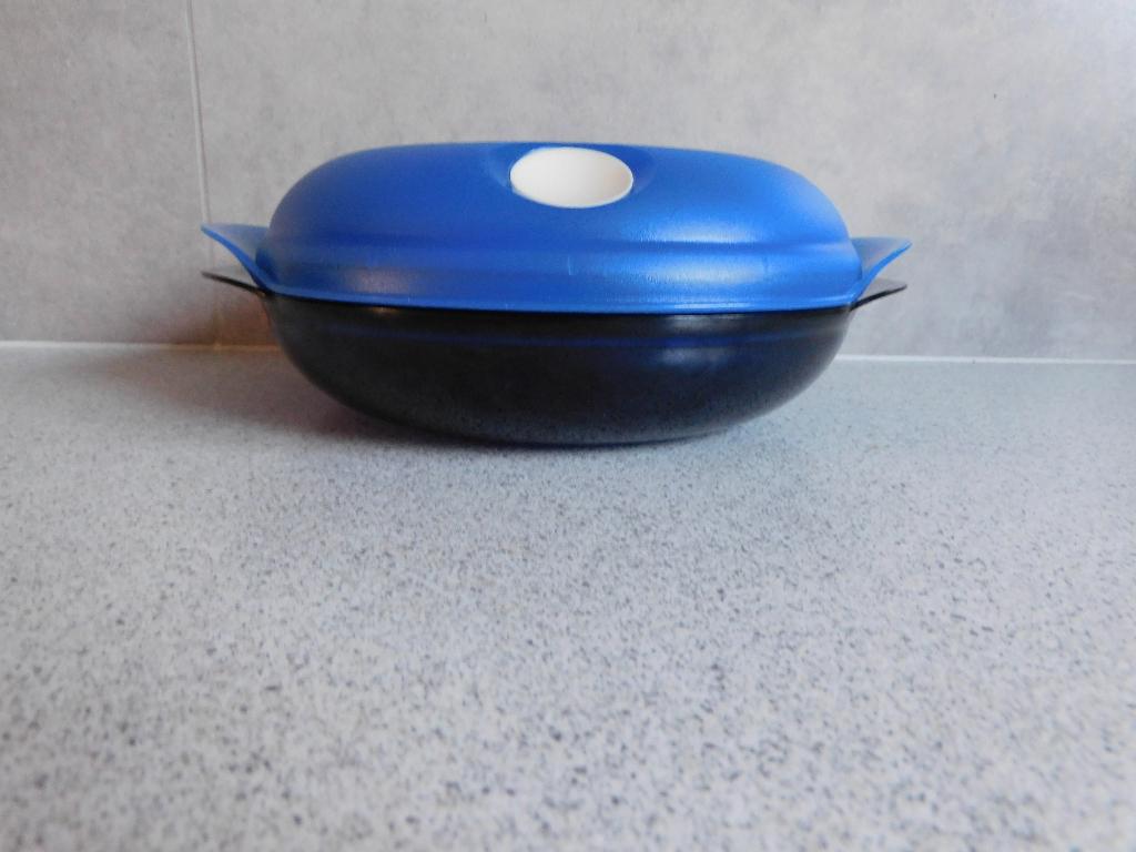 Tupperware Micropop Magnetronschaal 0,7 Ltr. Blauw, Huis en Inrichting, Keuken | Tupperware, Ophalen of Verzenden, Zo goed als nieuw