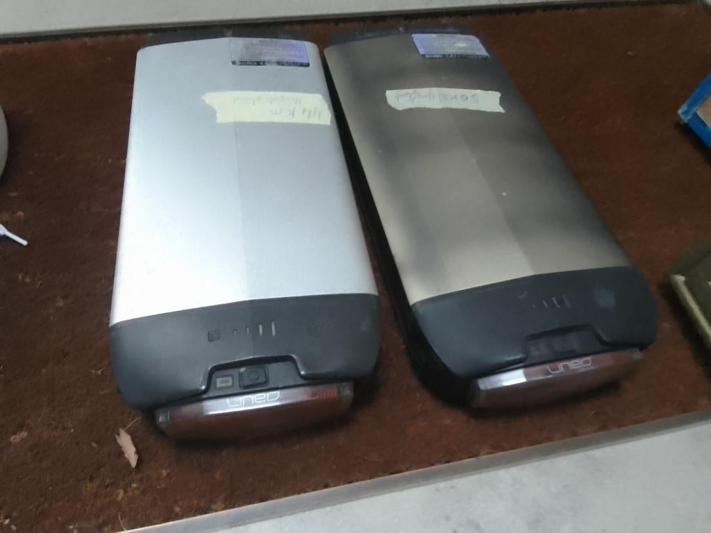 2 batterijen accu voor fietsen of bakfietsen, Ophalen of Verzenden