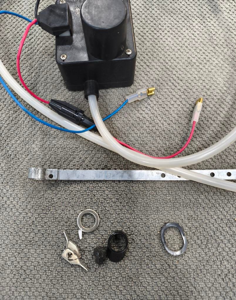 Vintage Elektrische Auto Antenne 12V - Nieuw in Doos, Ophalen of Verzenden, Nieuw, Universele onderdelen