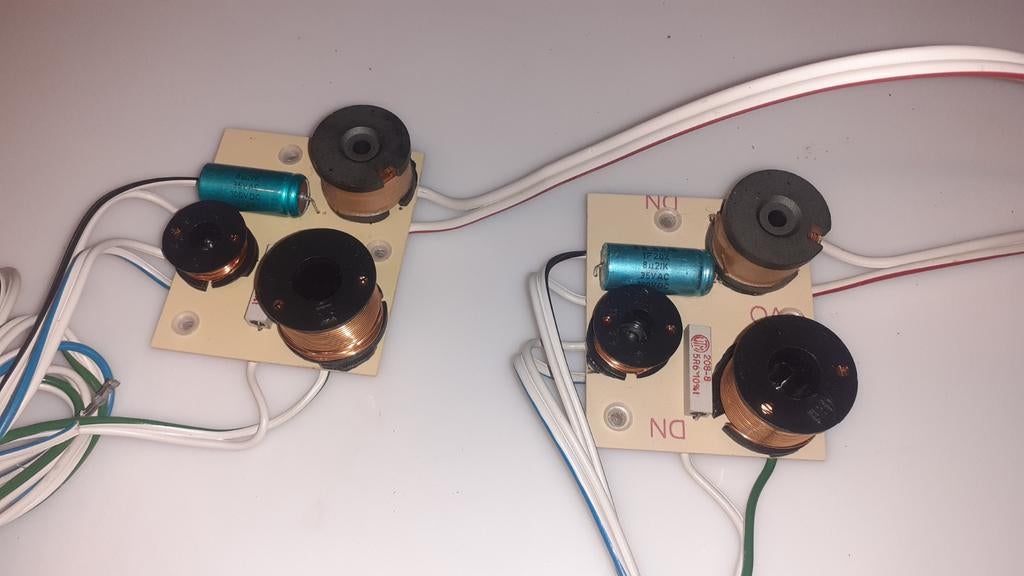 Magnat crossovers/filters  3-weg, Audio, Tv en Foto, Luidsprekers, Gebruikt, Magnat, Ophalen of Verzenden, 120 watt of meer