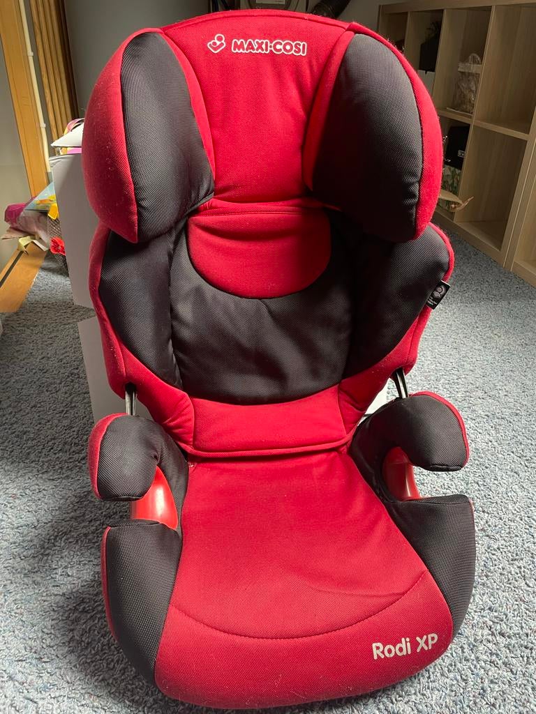 Maxi-Cosi Rodi XP Autostoeltje Rood - Gebruikt, Ophalen, 15 t/m 36 kg, Zijbescherming, Maxi-Cosi