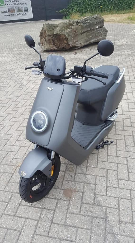 NIU N1S elektrische scooter 25 km/h, Elektrisch, Zo goed als nieuw, Ophalen, Overige merken