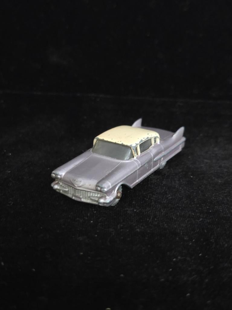Lesney Matchbox nr 27c Cadillac Sixty Special,  Lilac/cream, Ophalen of Verzenden, Gebruikt, Auto