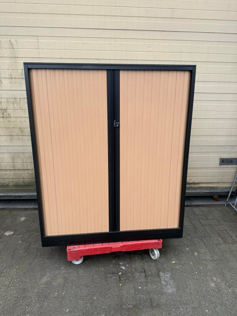 Roldeurkast arend nette kast 2 stuks beschikbaar, Ophalen, 100 tot 150 cm, Zo goed als nieuw, 150 tot 200 cm