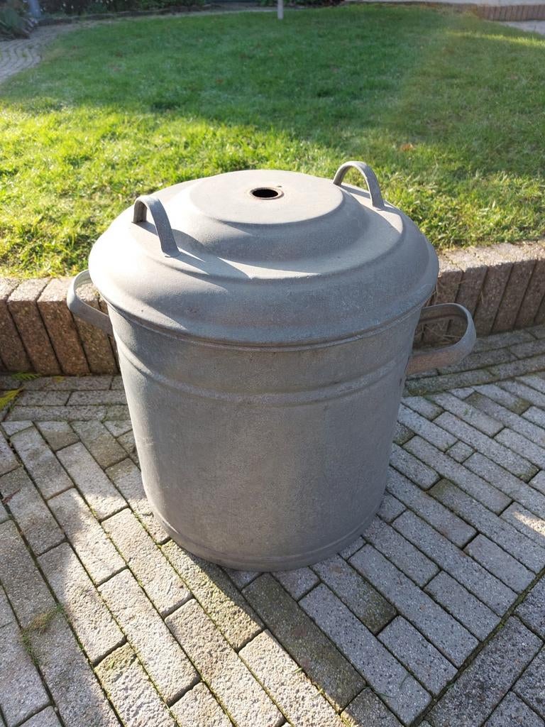 Zinken weckketel met deksel en thermometer, Ophalen