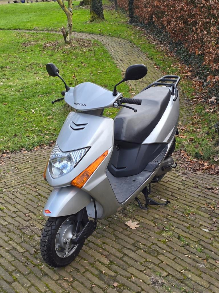 HONDA LEAD SCV 100, Ophalen