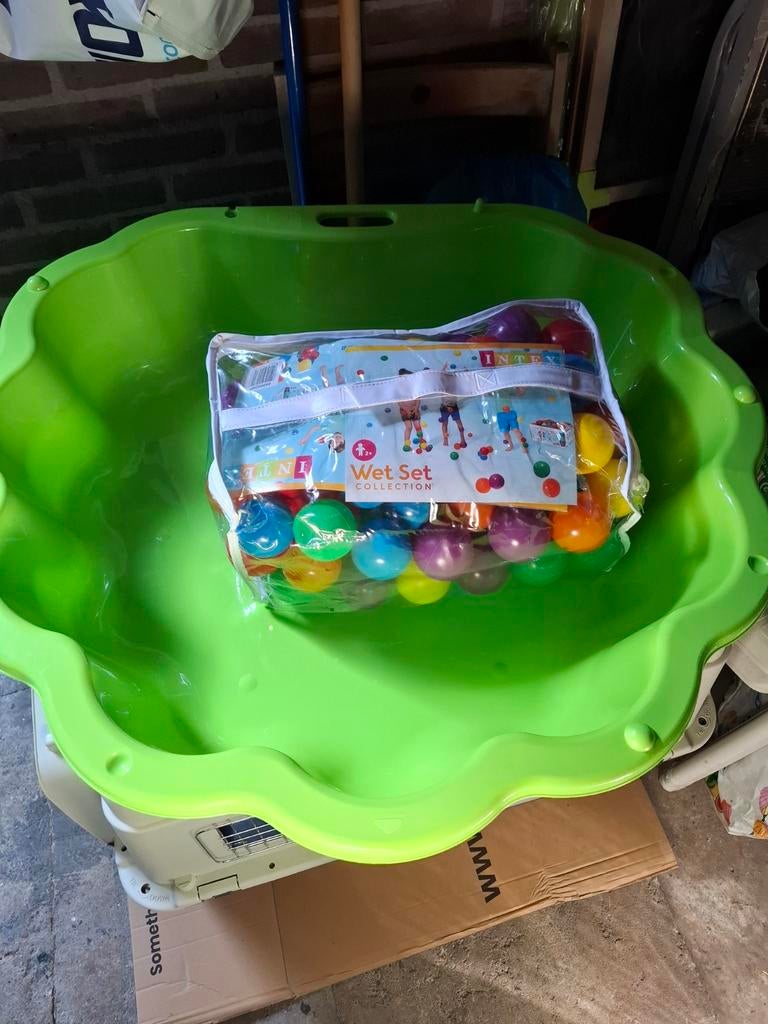 Zgan schelp en ballen, Kinderen en Baby's, Speelgoed | Buiten | Zandbakken, Ophalen, Zo goed als nieuw