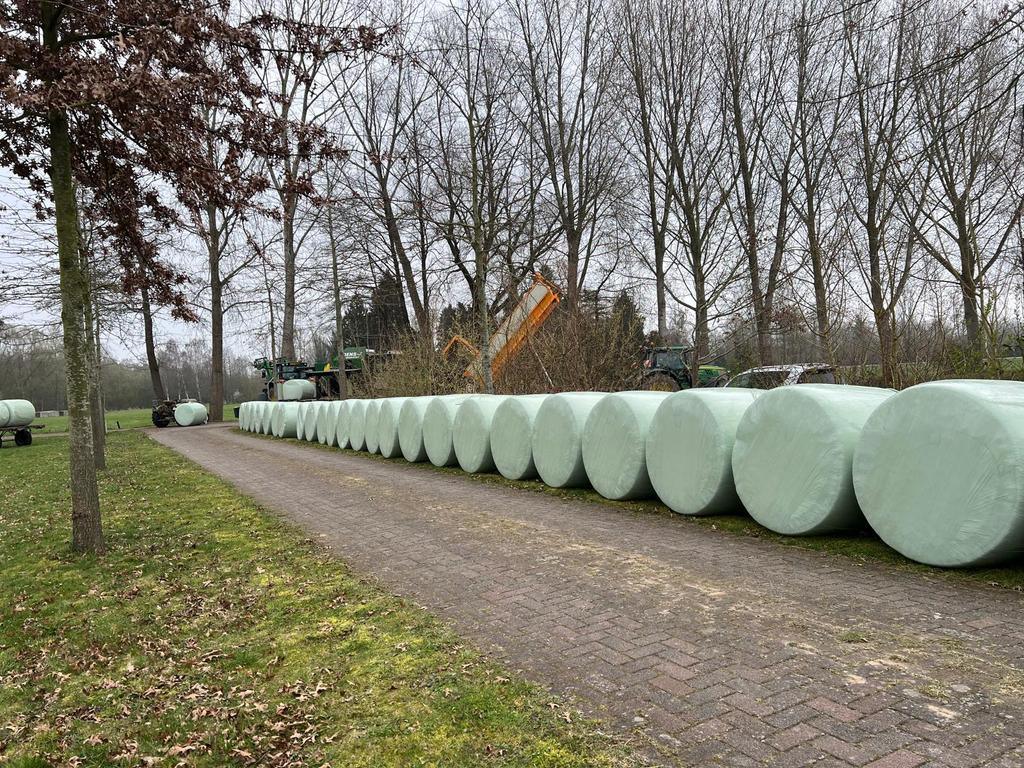Miscanthus gehakseld in grote ronde balen. 300kg., Ophalen