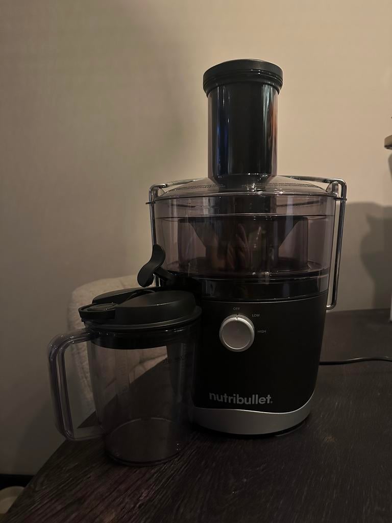 NutriBullet Juicer NBJ-100 (800W) – zo goed als nieuw, Ophalen of Verzenden, Zo goed als nieuw, Elektrisch, Sapcentrifuge