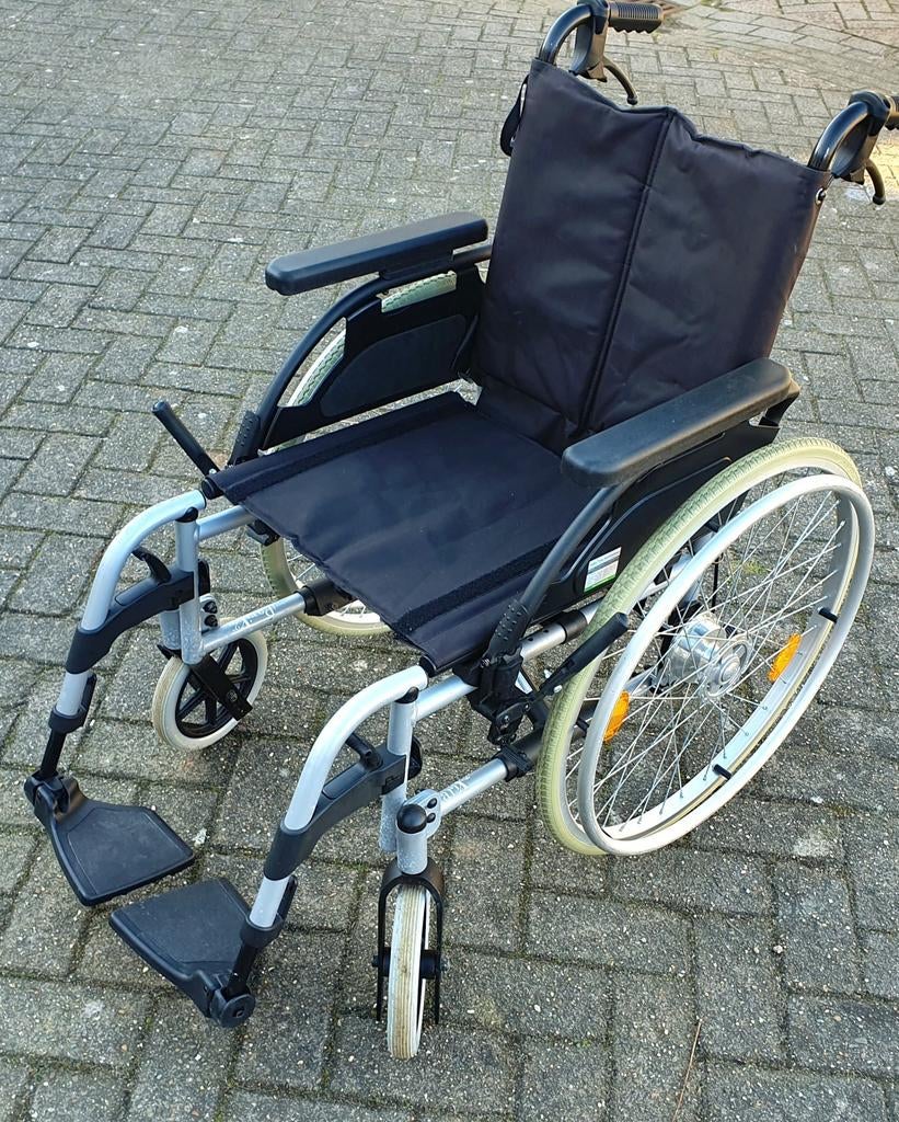 Compacte rolstoel inklapbaar met remmen voor de begeleider, Diversen, Breezy, Breezy, Zo goed als nieuw, Duwrolstoel