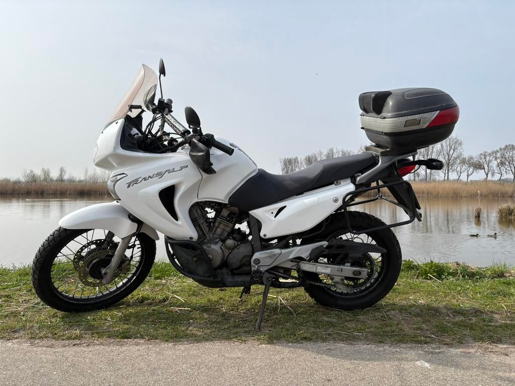 Uitstekend onderhouden Honda Transalp XL650V +vele extra’s, Motoren, Motoren | Honda, 2 cilinders, Sportuitlaat, Motorrijbewijs A