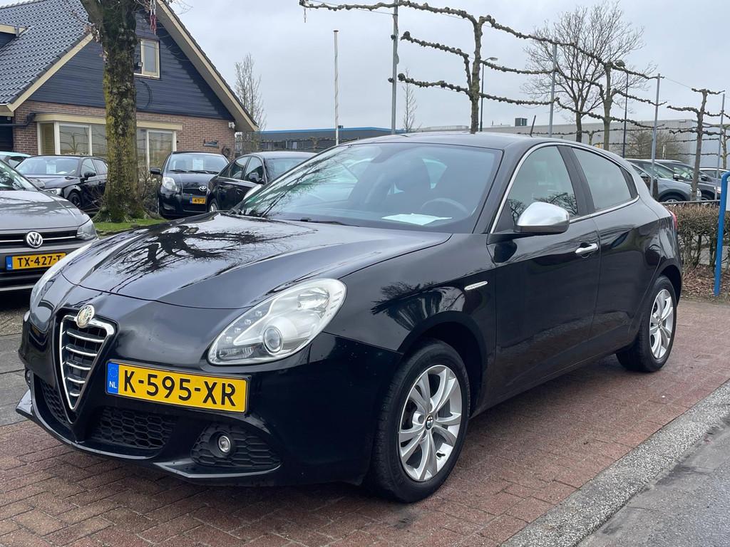 Alfa Romeo Giulietta 1.4T Progression *Black|LMV, Voorwielaandrijving, Euro 5, Gebruikt, 4 cilinders