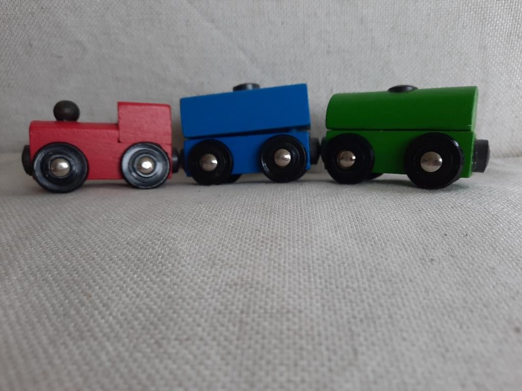 Houten trein - locomotief met 2 wagons - nieuw-, Antiek en Kunst, Ophalen of Verzenden