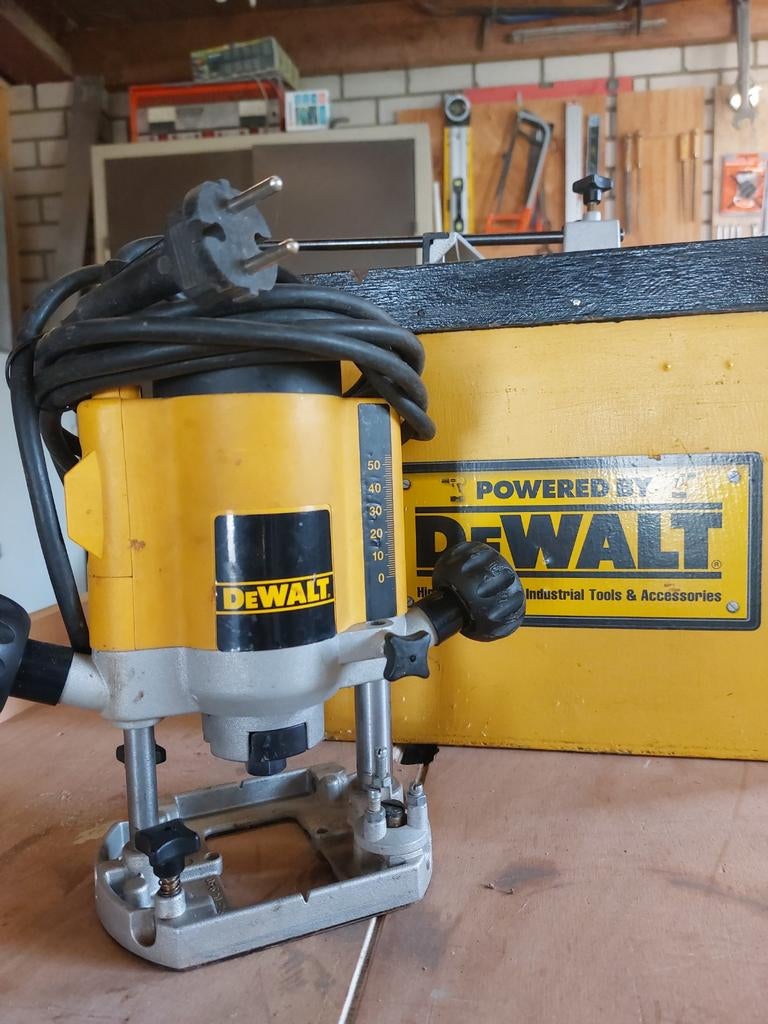 Bovenfrees, Doe-het-zelf en Verbouw, Gebruikt, Ophalen of Verzenden, Bovenfrees, Dewalt