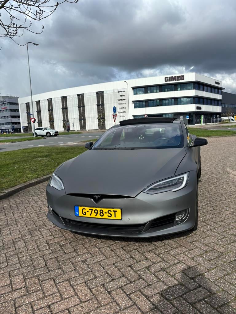 Tesla Model S 2018 WRAP MAT GRIJS 100D, Auto's, Tesla, Automaat, 110 €/maand, Model S, Zwart