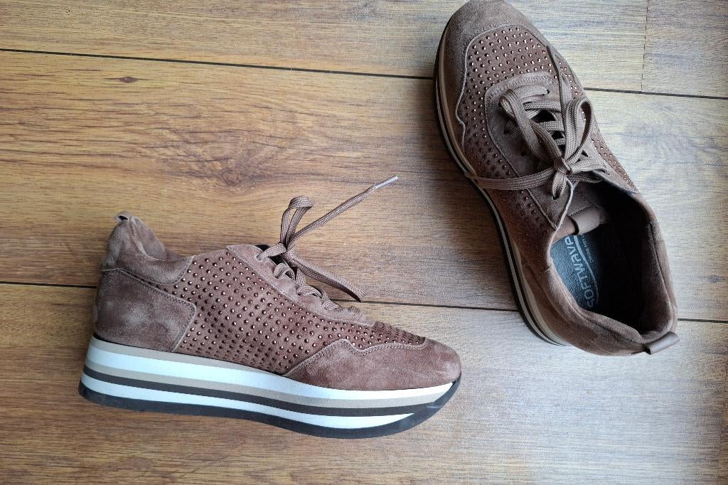 Bruine Softwaves sneakers suede, Kleding | Dames, Schoenen, Bruin, Ophalen of Verzenden, Softwaves, Sneakers of Gympen