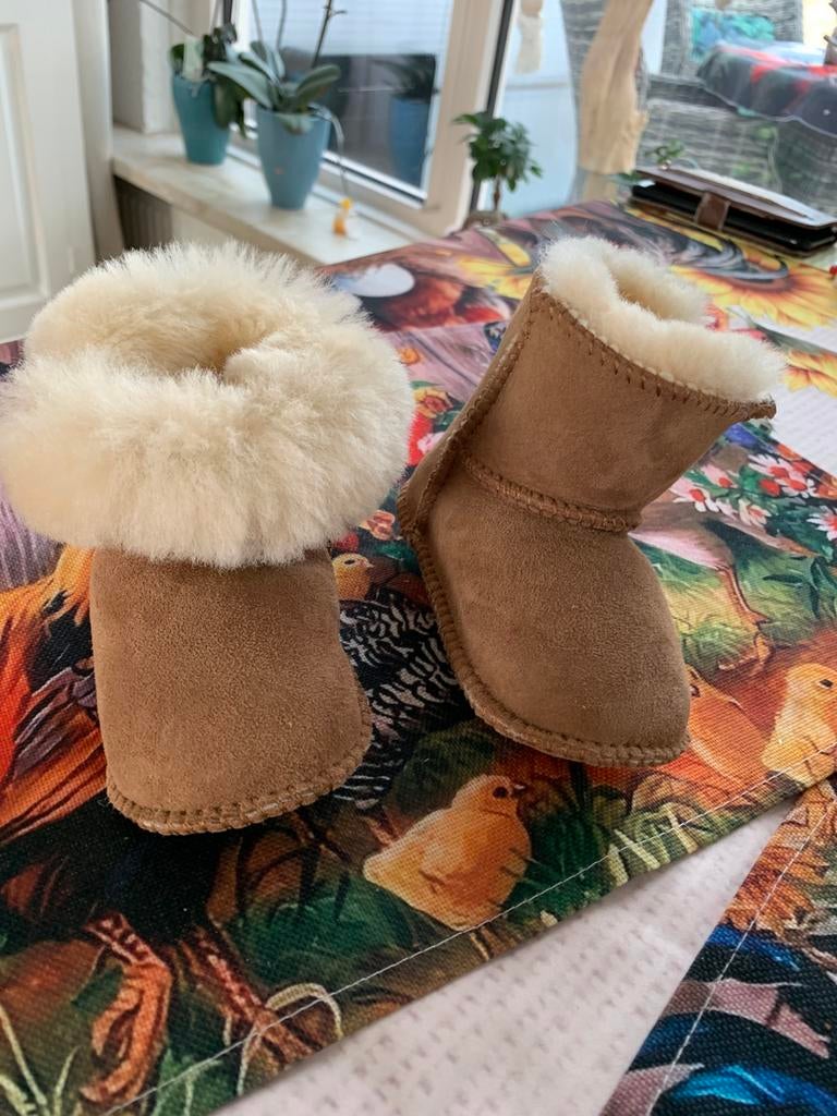 Nieuwe ugg €15, Ophalen of Verzenden, Nieuw, Jongetje of Meisje, Laarsjes