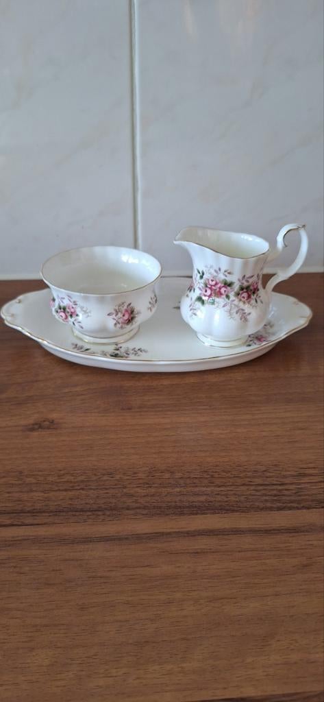 Royal Albert Lavender Rose 3-delige roomset, Huis en Inrichting, Ophalen of Verzenden, Zo goed als nieuw