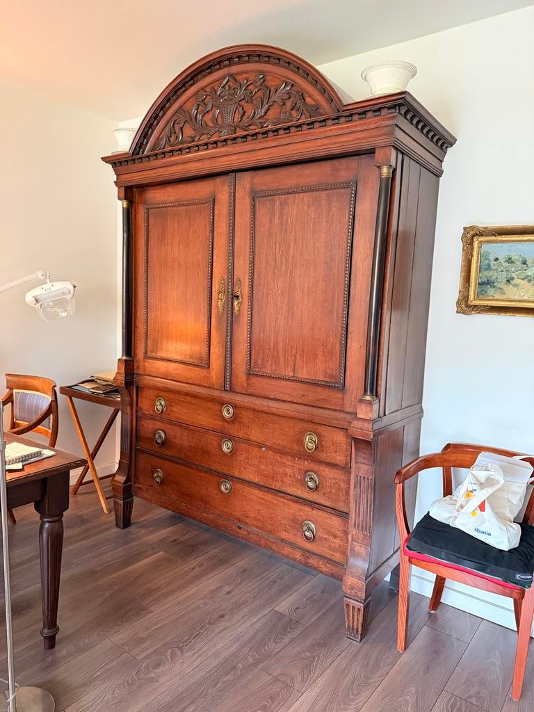 Antiek Drents Kabinet kast mahonie? Eiken?, Antiek en Kunst, Ophalen