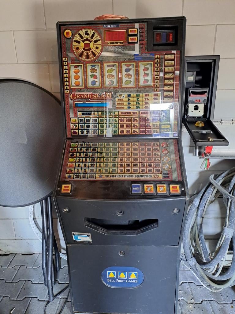 Gokkast Grand Slam - Bell-Fruit Games, Verzamelen, Automaten | Gokkasten en Fruitautomaten, Euro, Ophalen, Gebruikt, Met sleutels