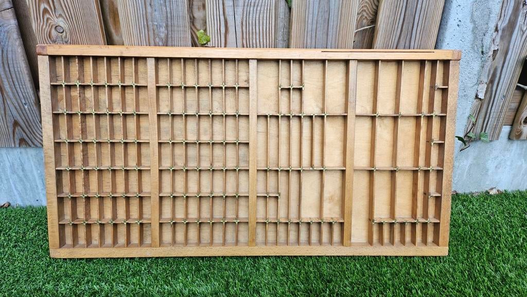 Authentieke letterbak in uitstekende staat, Antiek en Kunst, Antiek | Woonaccessoires, Ophalen