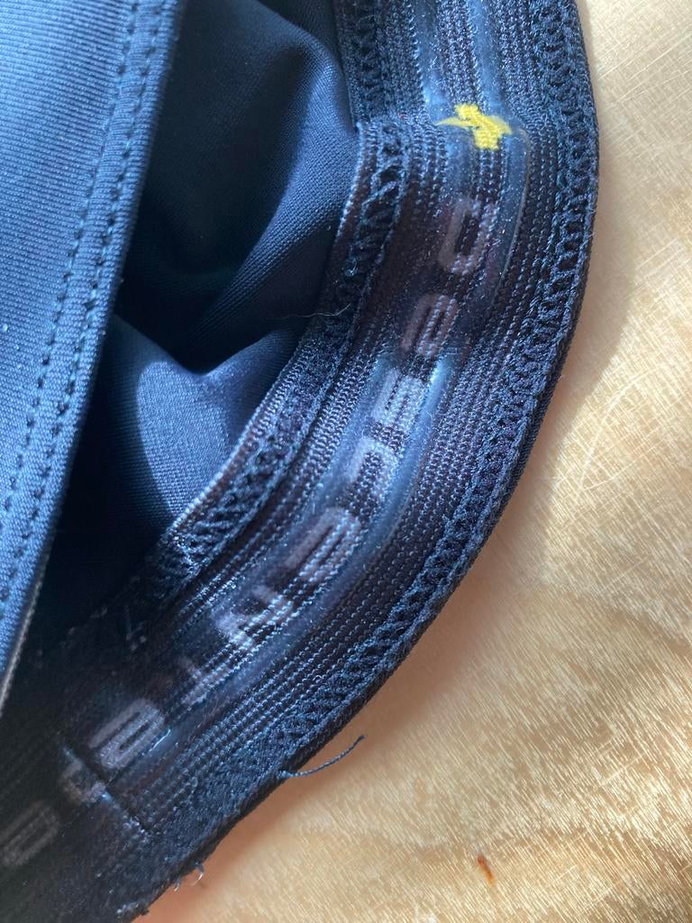 Descente Fietsbroek Maat S - ZGAN, Ophalen of Verzenden, Zo goed als nieuw, S, Onderkleding