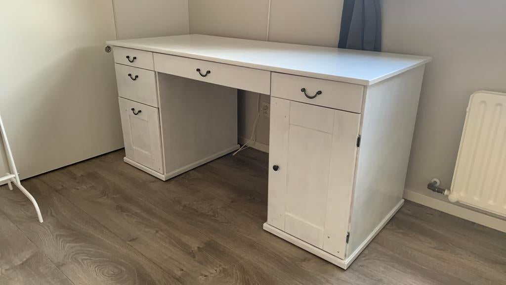 Groot wit houten ikea bureau Alve, Ophalen, Gebruikt
