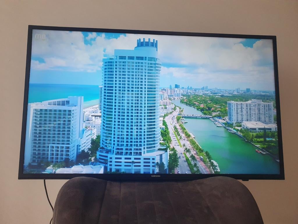 MOOIE 40 INCH SAMSUNG SMART ULTRA HD 4K TV Z.G.A.N., Ophalen, 50 Hz, LCD, Zo goed als nieuw
