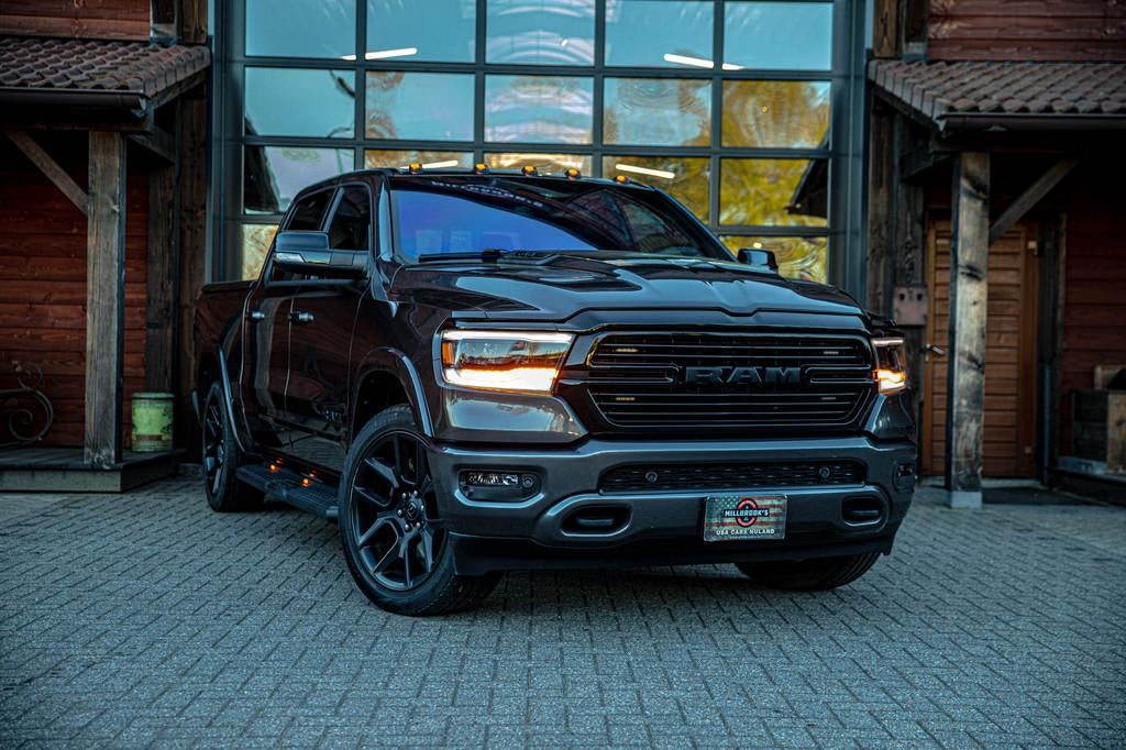 Dodge Ram 1500 5.7 V8 Laramie night | 1900 km rij bereik | |, Automaat, Gebruikt, 402 pk, Bedrijf