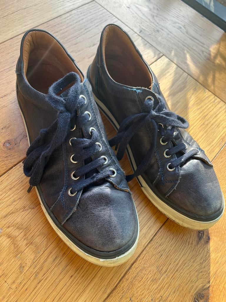 Donkerblauwe geheel leren sneakers mt38, Blauw, Ophalen of Verzenden, Sneakers of Gympen, Zo goed als nieuw