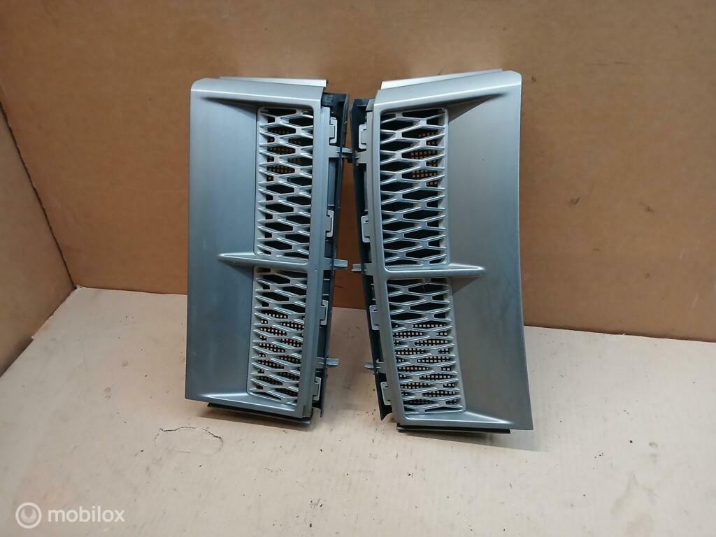 Side vents Range Rover L322 vogue 2010 grill rooster scherm, Land Rover, Ophalen of Verzenden, Gebruikt, Land Rover
