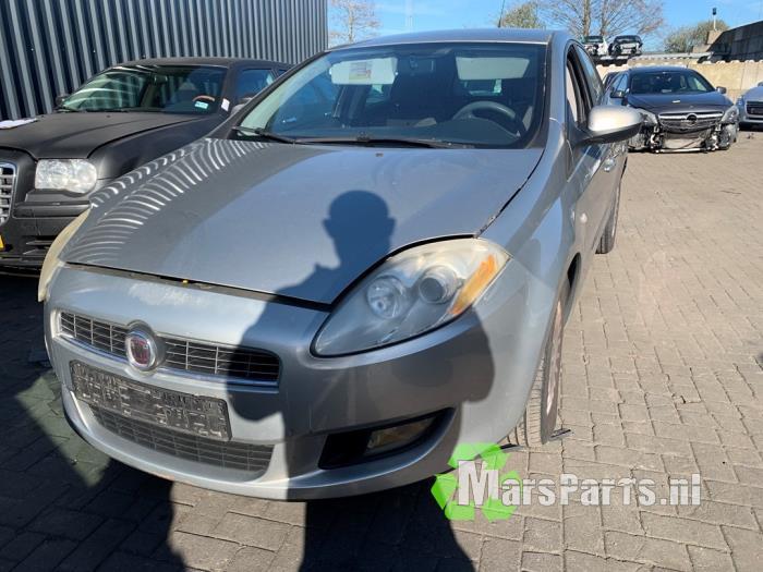 Remklauw (Tang) rechts-voor van een Fiat Bravo, Gebruikt, -, -, Ophalen of Verzenden