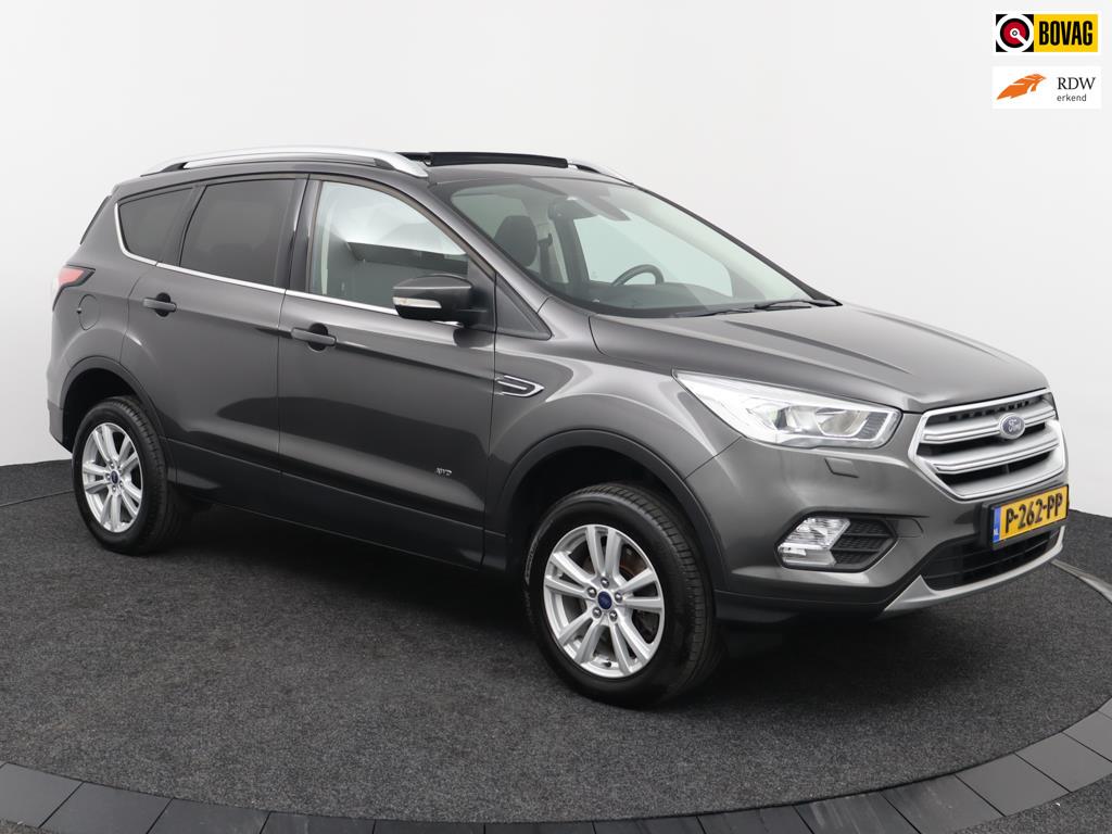 Ford Kuga 1.5 EcoBoost Titanium PANORAMO I TREKHAAK I LEER, Auto's, Ford, Stof, 4 cilinders, 1850 kg, 1586 kg