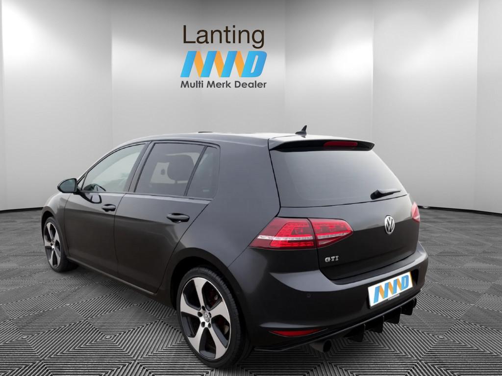Volkswagen Golf 1.2 TSI Business Edition R Connected pano, Voorwielaandrijving, Stof, Gebruikt, 4 cilinders